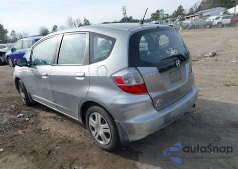 2010 Honda Fit z USA, uszkodzony, nr VIN JHMGE8H21AS006060
